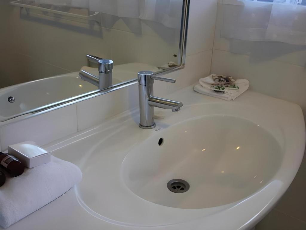 Motel 80 Auckland Eksteriør bilde